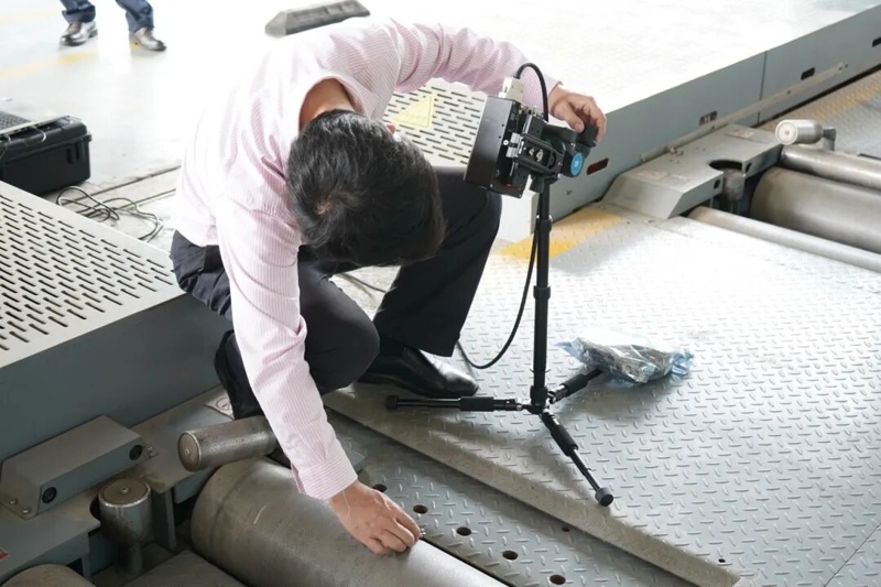 Ha anche partecipato al test di calibrazione in loco per gli standard relativi alla sicurezza dei veicoli elettrici